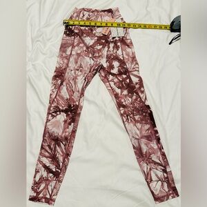 Tier spandex tights- Women SIZE SMALL NWT -Rose wavy color